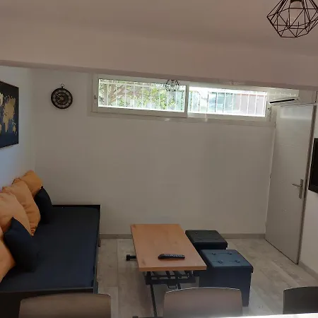 Appartement T2 Centre à 10 Mn Des Plages Agde